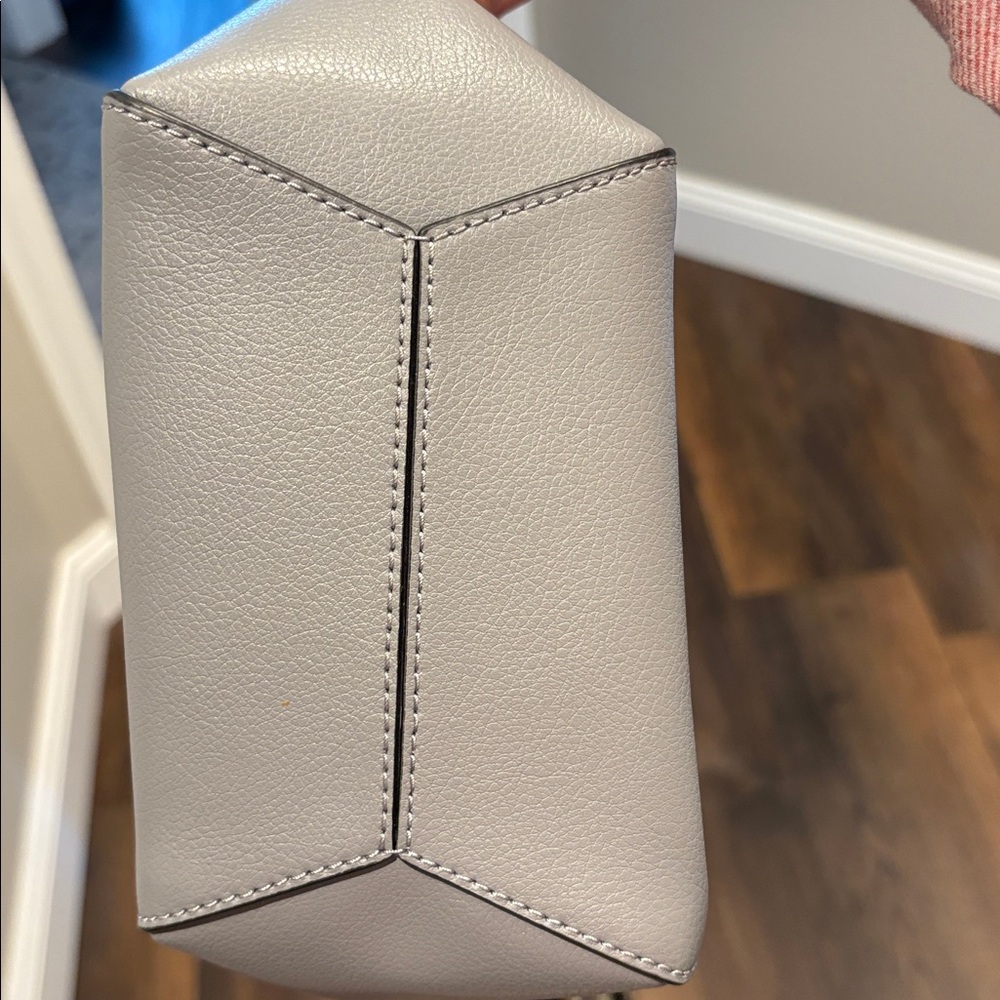 Marc Jacobs Grey Leather Drawstring Bucket Bag - Picture 11 of 14
